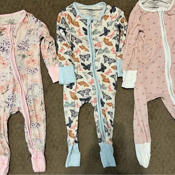 Three Caden Lane Convertible Sleepers - Picture 3 of 5